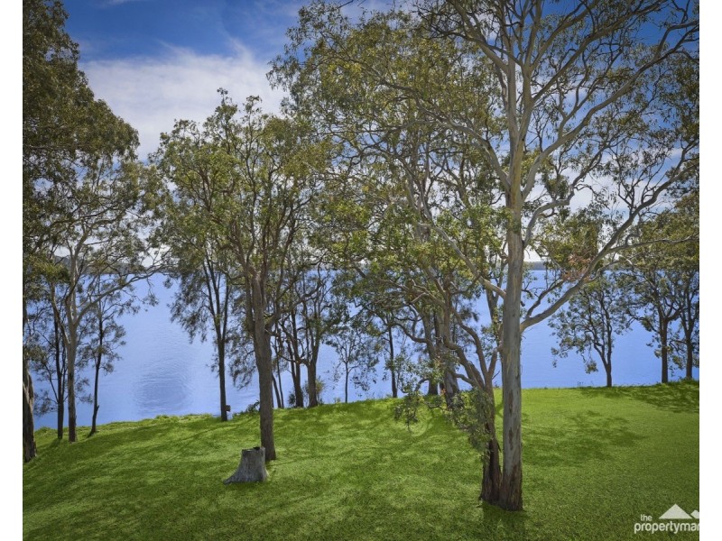 11 Omaru Place, Summerland Point NSW 2259