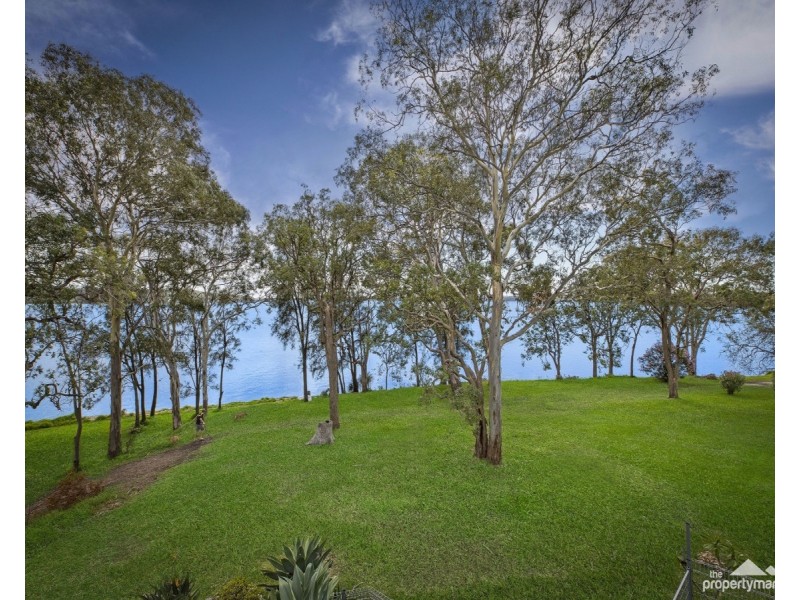 11 Omaru Place, Summerland Point NSW 2259