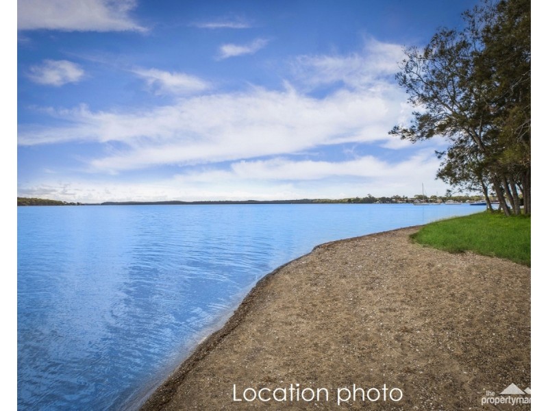 11 Omaru Place, Summerland Point NSW 2259