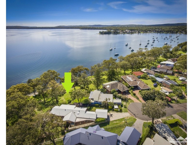 11 Omaru Place, Summerland Point NSW 2259