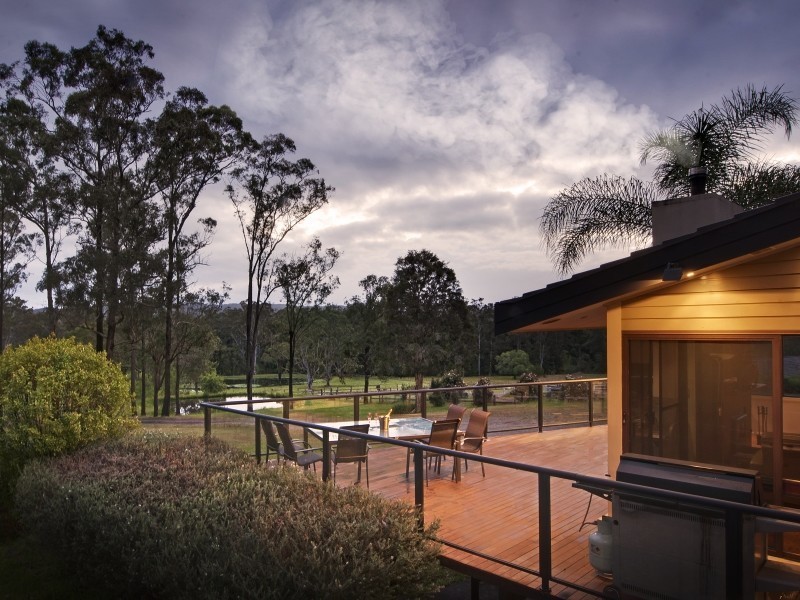 4 Jascaren Cl, Jilliby NSW 2259