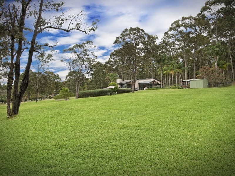 4 Jascaren Cl, Jilliby NSW 2259