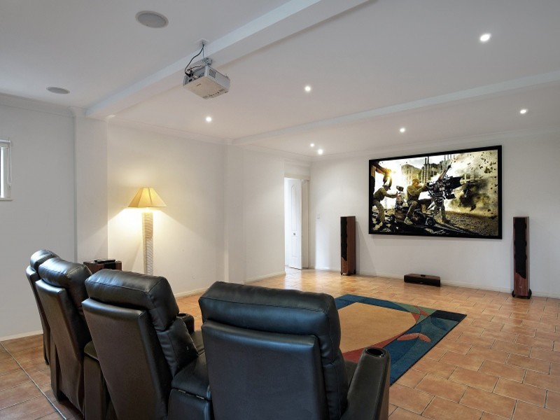 4 Jascaren Cl, Jilliby NSW 2259