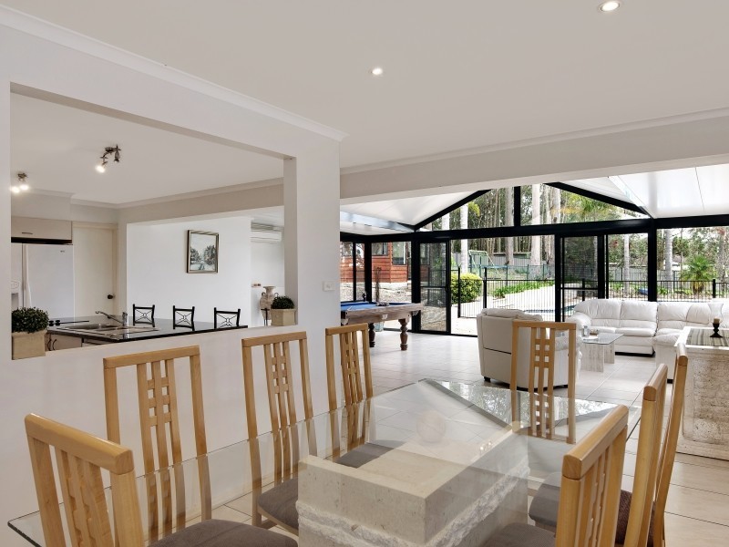 4 Jascaren Cl, Jilliby NSW 2259