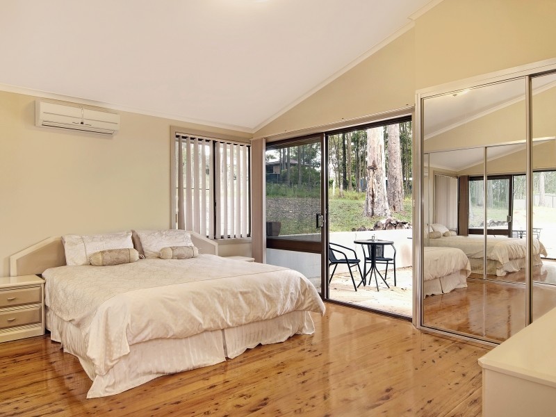 4 Jascaren Cl, Jilliby NSW 2259