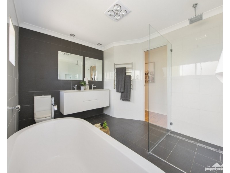 49 Lakedge Avenue, Berkeley Vale NSW 2261