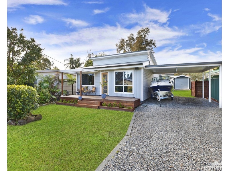 29 Murrumbong Road, Summerland Point NSW 2259