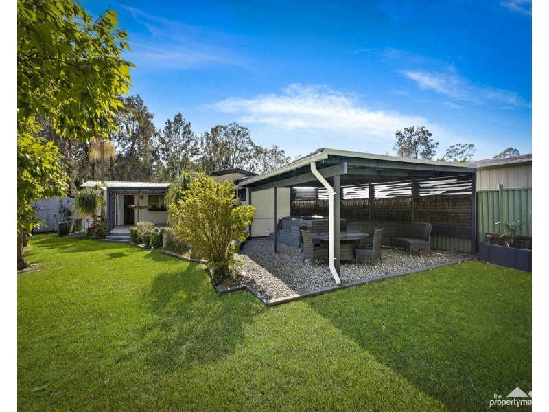 18 Lakeshore Avenue, Kingfisher Shores NSW 2259