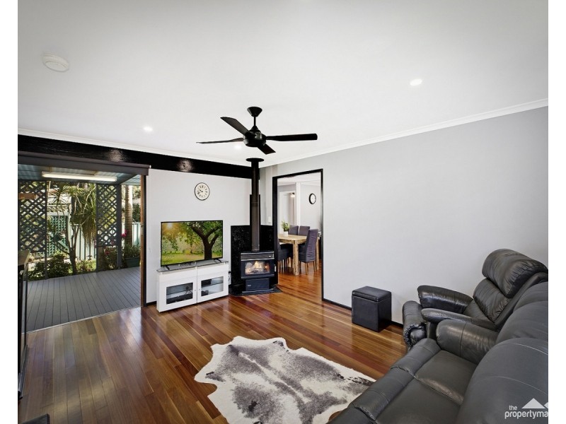 18 Lakeshore Avenue, Kingfisher Shores NSW 2259