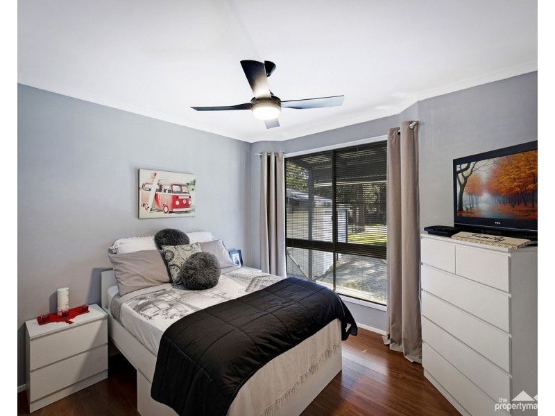 18 Lakeshore Avenue, Kingfisher Shores NSW 2259