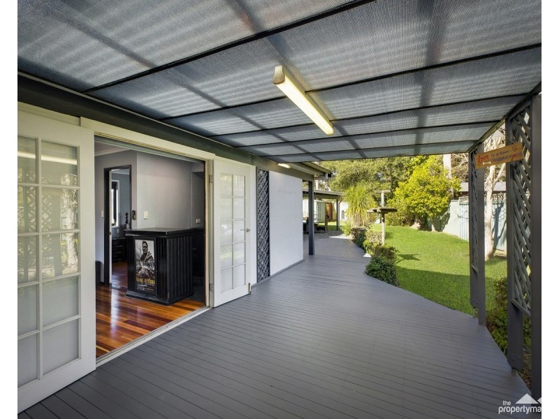 18 Lakeshore Avenue, Kingfisher Shores NSW 2259