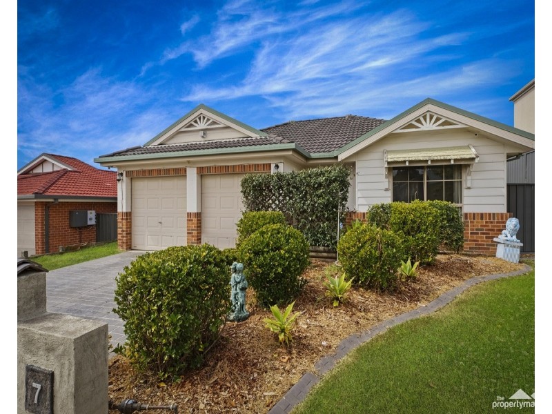 7 Quarterhorse Parade, Wadalba NSW 2259