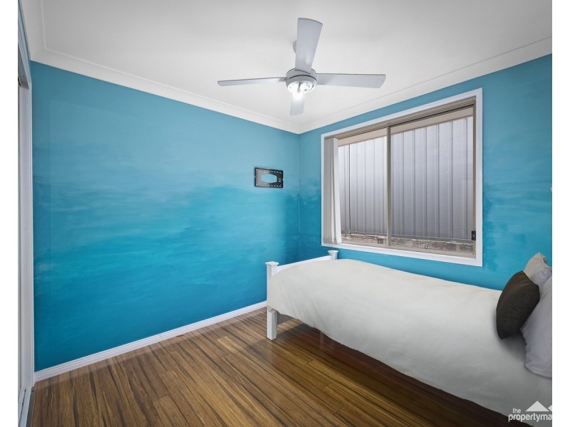 7 Quarterhorse Parade, Wadalba NSW 2259