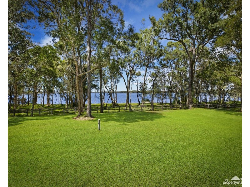 215 Cams Boulevard, Summerland Point NSW 2259