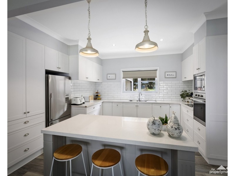 215 Cams Boulevard, Summerland Point NSW 2259