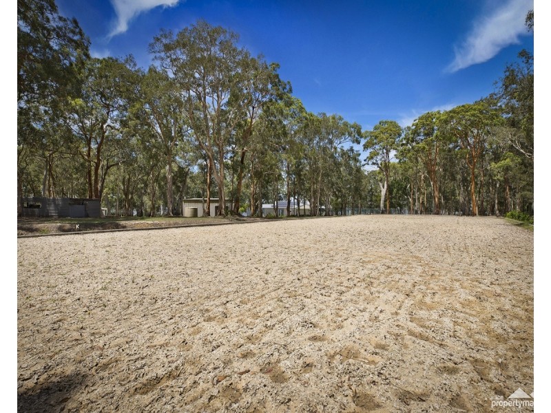 215 Cams Boulevard, Summerland Point NSW 2259