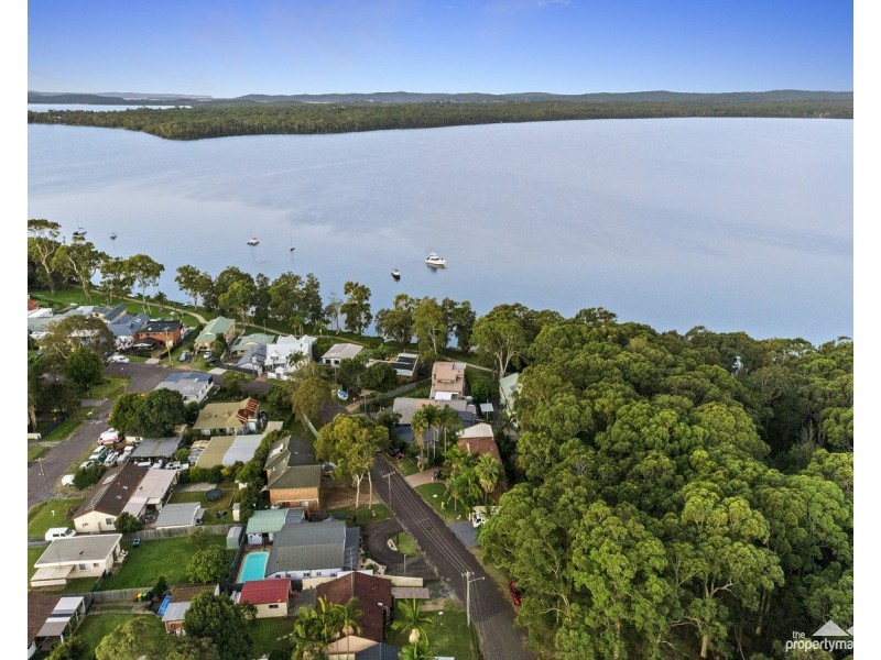 104 Griffith Street, Mannering Park NSW 2259