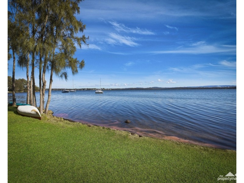 99 Kullaroo Road, Summerland Point NSW 2259