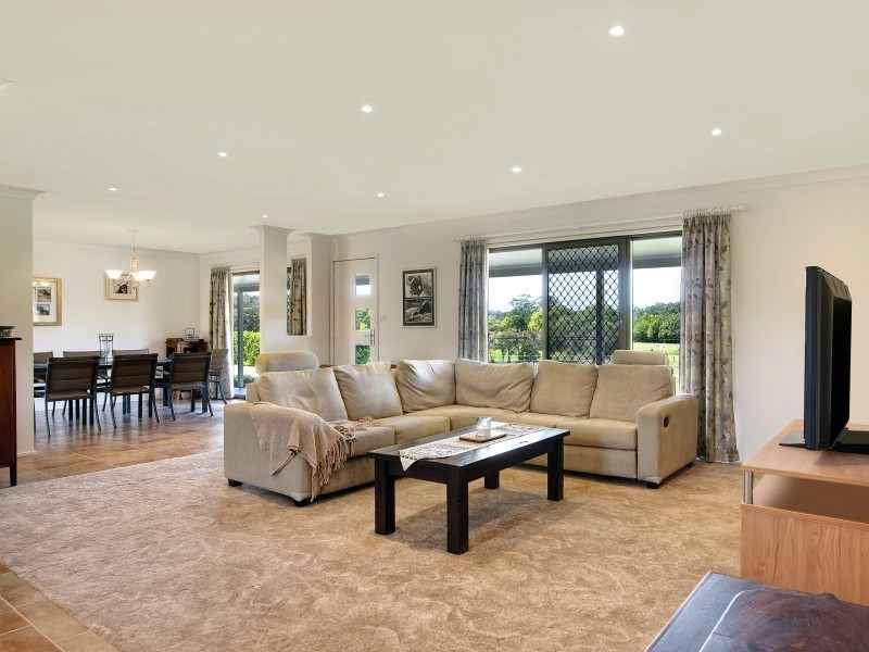 96 Dicksons Road, Jilliby NSW 2259