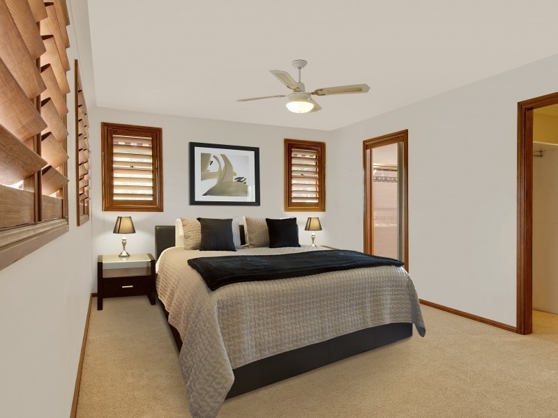 8 Peter Avenue, Forresters Beach NSW 2260