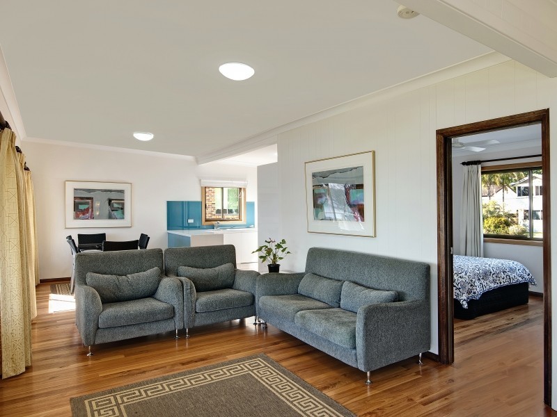 21 Kullaroo Road, Summerland Point NSW 2259