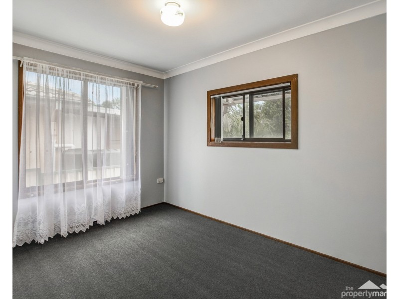 15 Audie Parade, Berkeley Vale NSW 2261