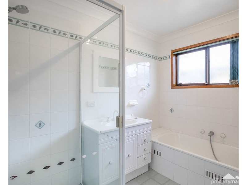 15 Audie Parade, Berkeley Vale NSW 2261