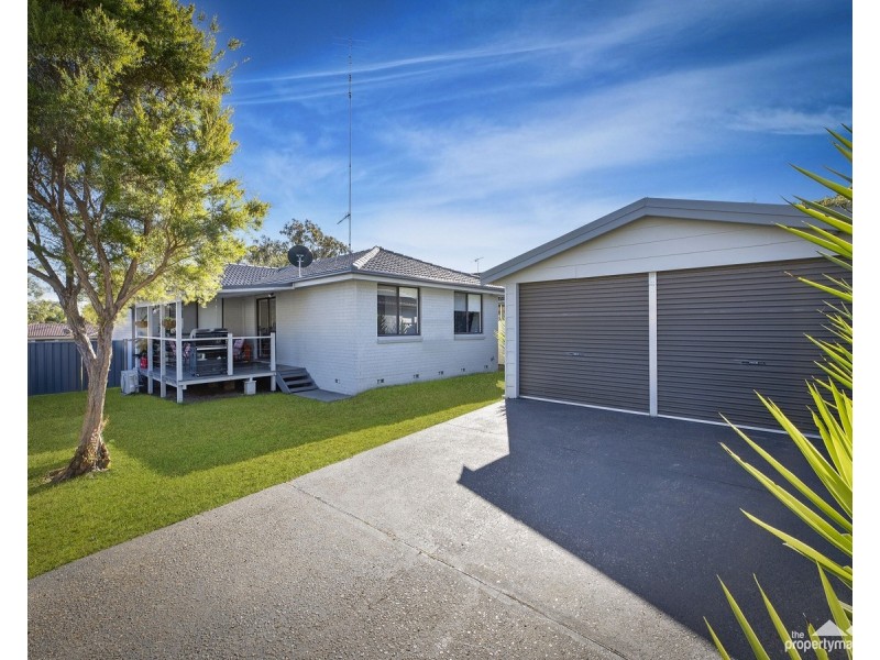 39 Campbell Parade, Mannering Park NSW 2259