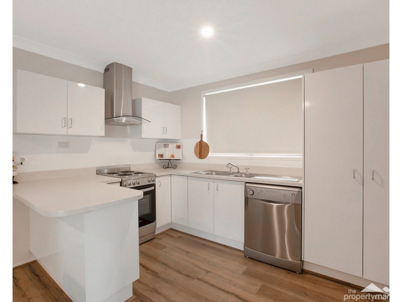 39 Campbell Parade, Mannering Park NSW 2259