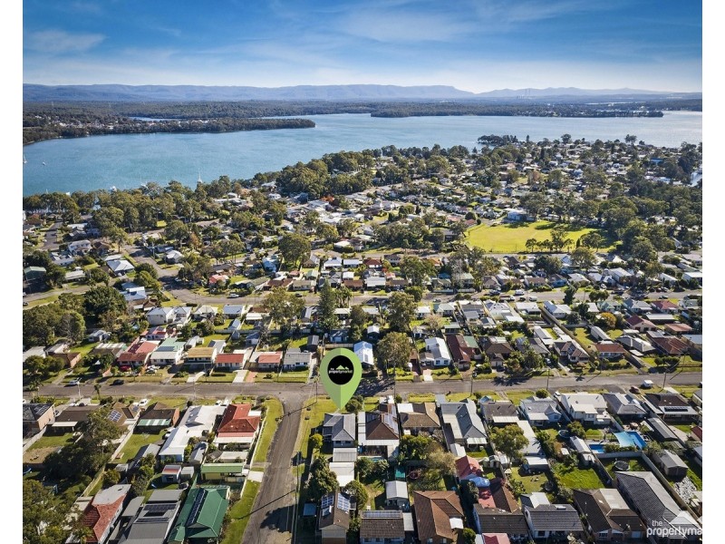 39 Campbell Parade, Mannering Park NSW 2259