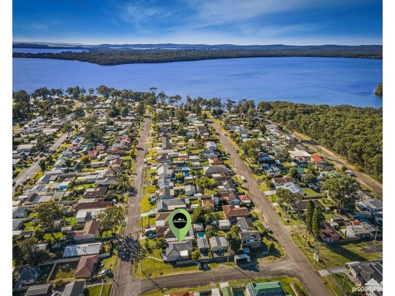 39 Campbell Parade, Mannering Park NSW 2259
