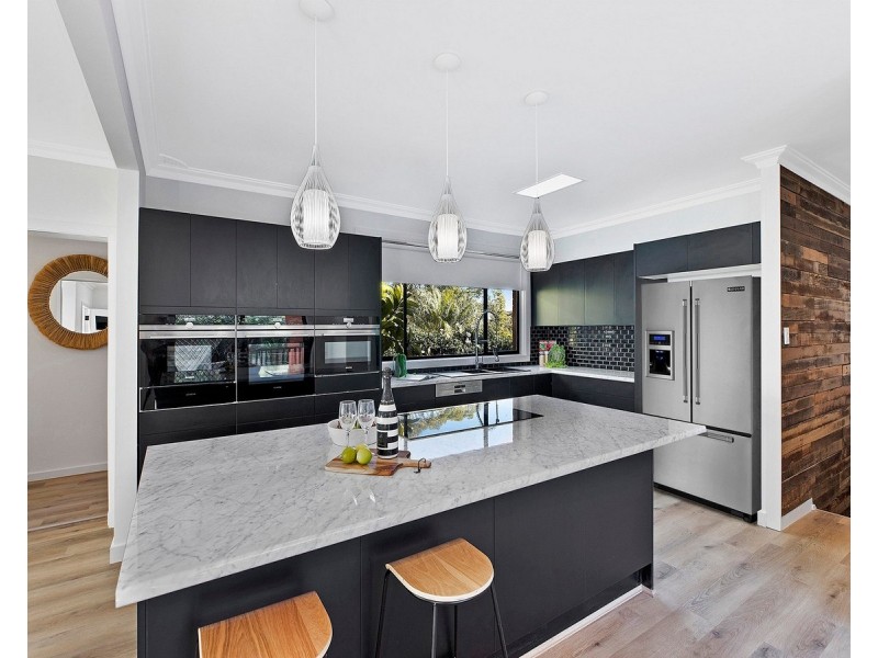 16 Pasadena Avenue, Bateau Bay NSW 2261