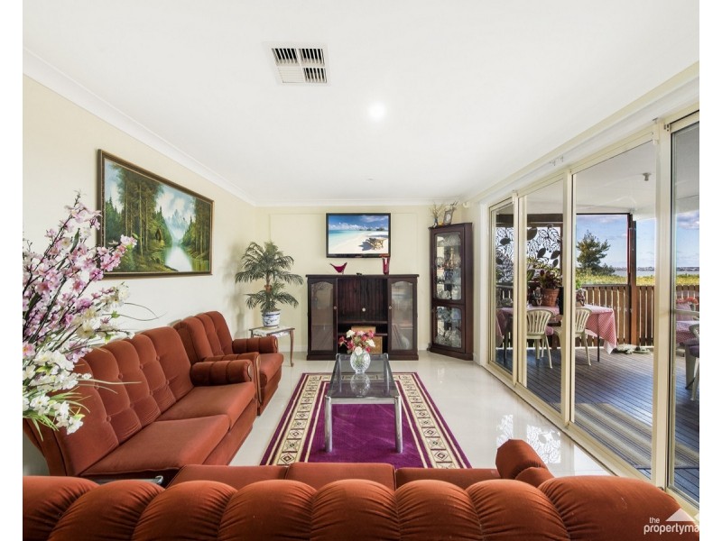 76 Shannon Parade, Berkeley Vale NSW 2261