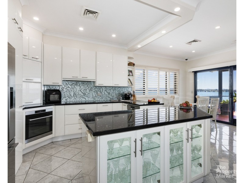 10 Peverill Street, Mannering Park NSW 2259