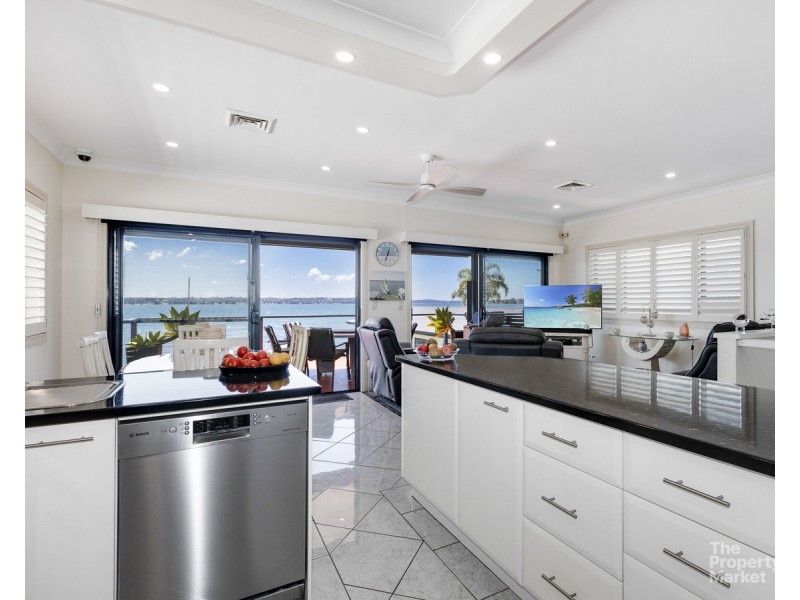 10 Peverill Street, Mannering Park NSW 2259