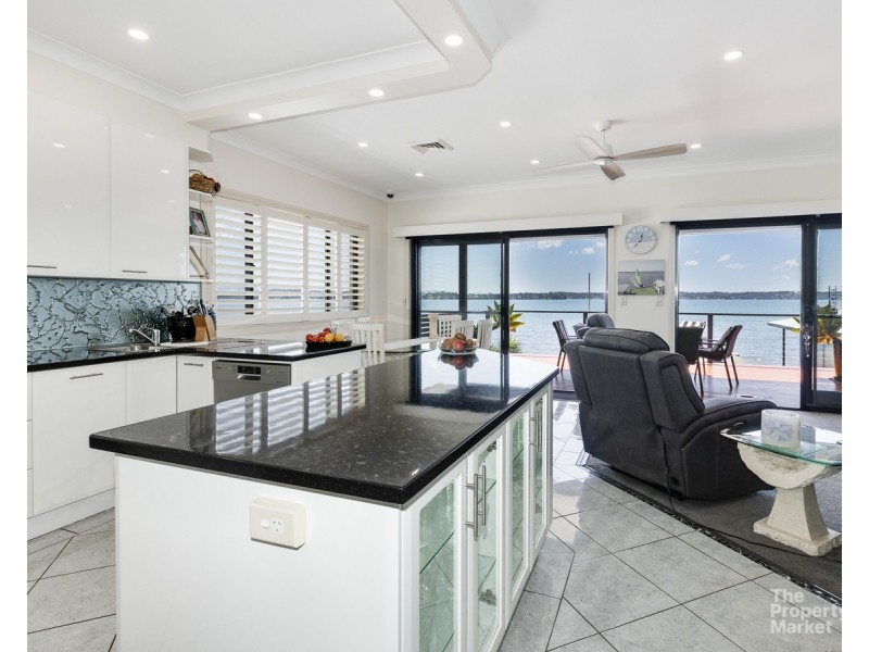 10 Peverill Street, Mannering Park NSW 2259