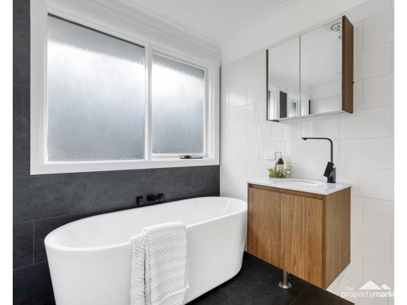 1 Ginganup Road, Summerland Point NSW 2259