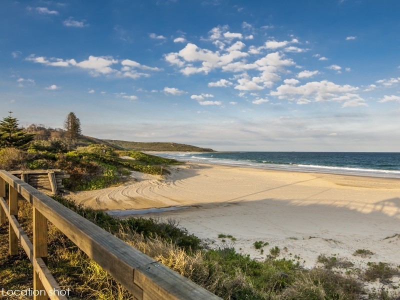 6 Clarke Street, Catherine Hill Bay NSW 2281