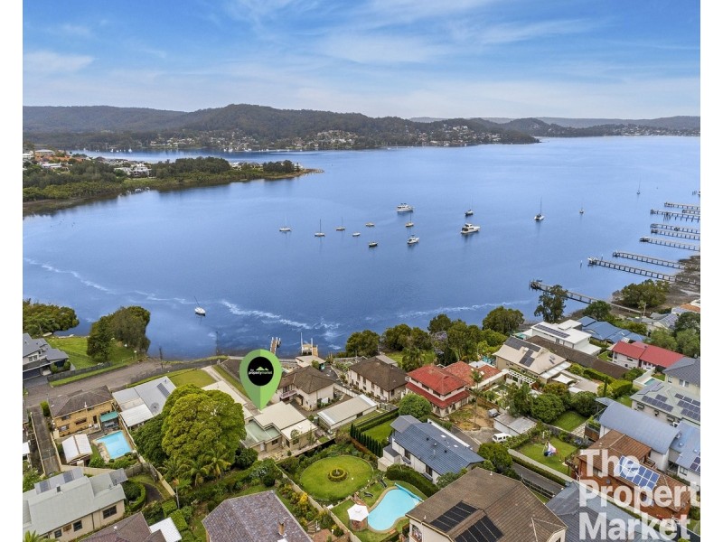 4 Frederick Street, Point Frederick NSW 2250