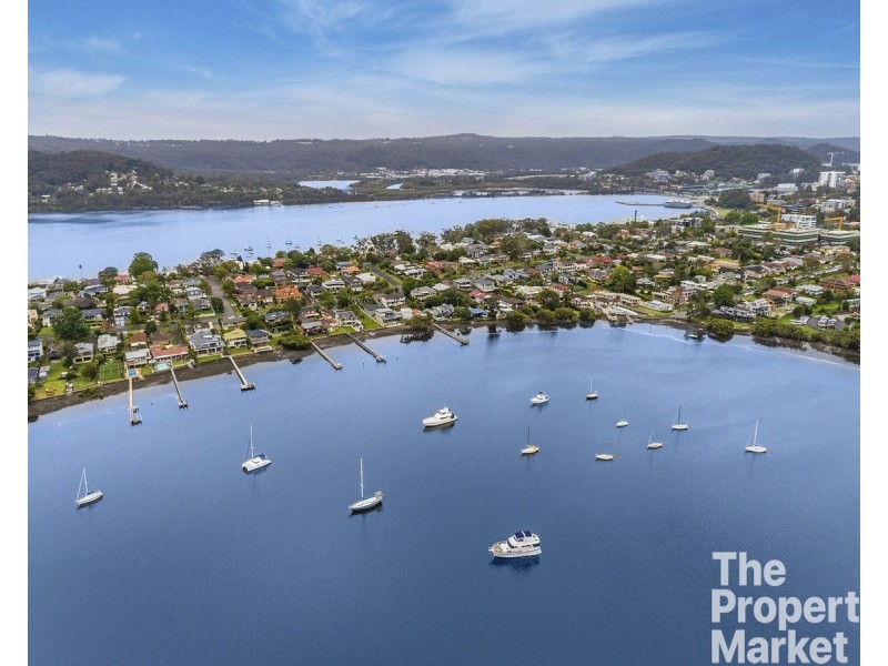 4 Frederick Street, Point Frederick NSW 2250