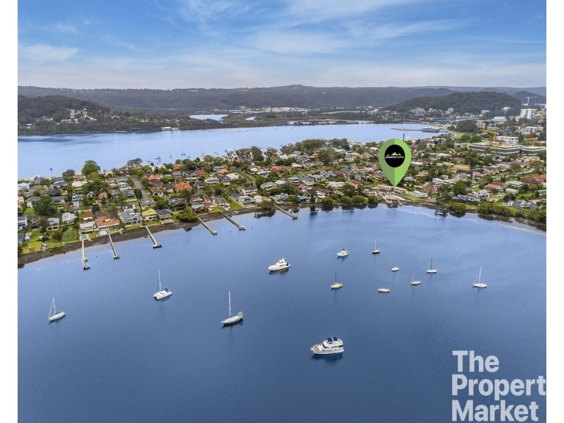 4 Frederick Street, Point Frederick NSW 2250