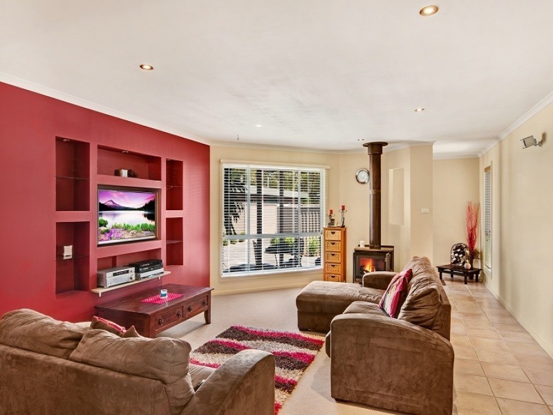 17a Bundilla Parade, Berkeley Vale NSW 2261