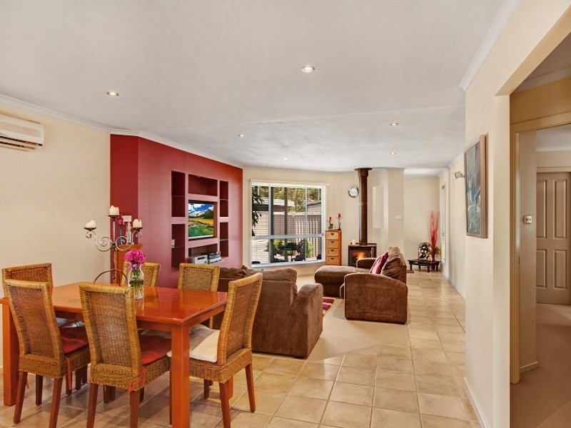 17a Bundilla Parade, Berkeley Vale NSW 2261