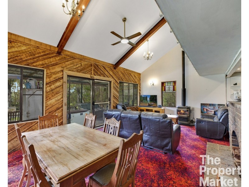 222 Durren Road, Jilliby NSW 2259