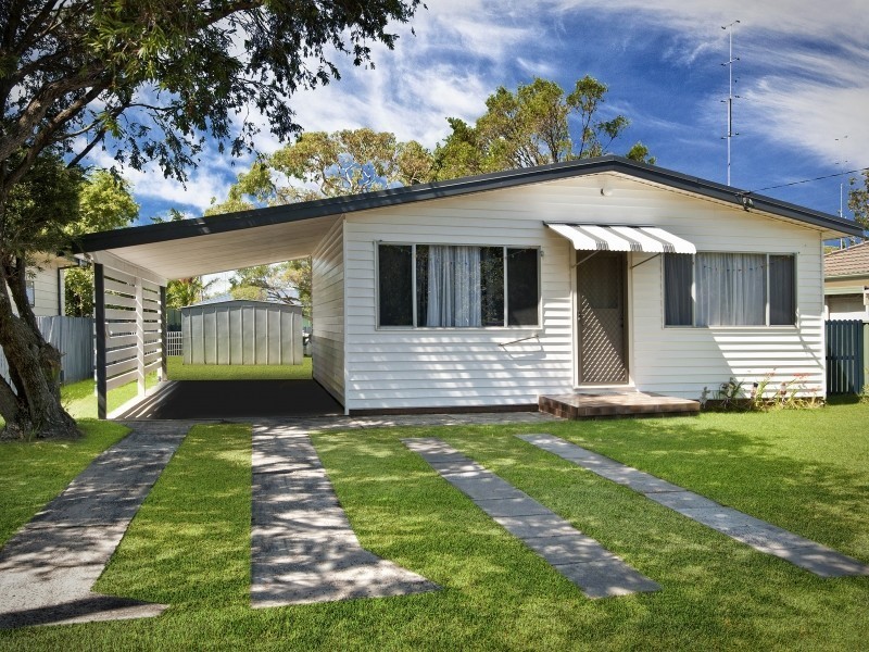 27 Robson Avenue, Gorokan NSW 2263