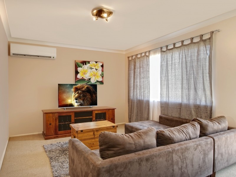 27 Robson Avenue, Gorokan NSW 2263
