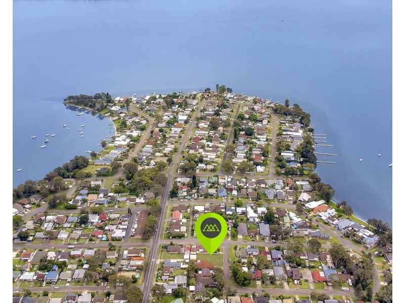 82 Gymea Crescent, Mannering Park NSW 2259