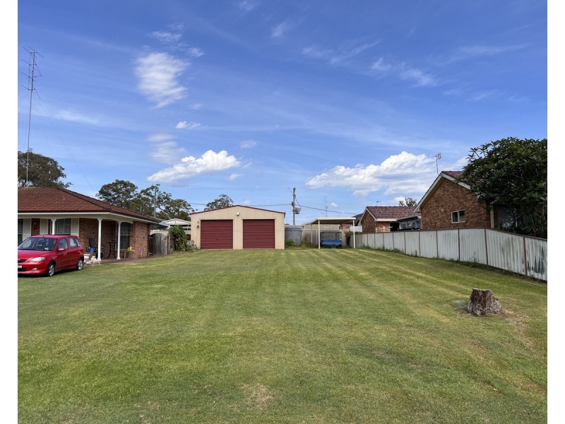 82 Gymea Crescent, Mannering Park NSW 2259