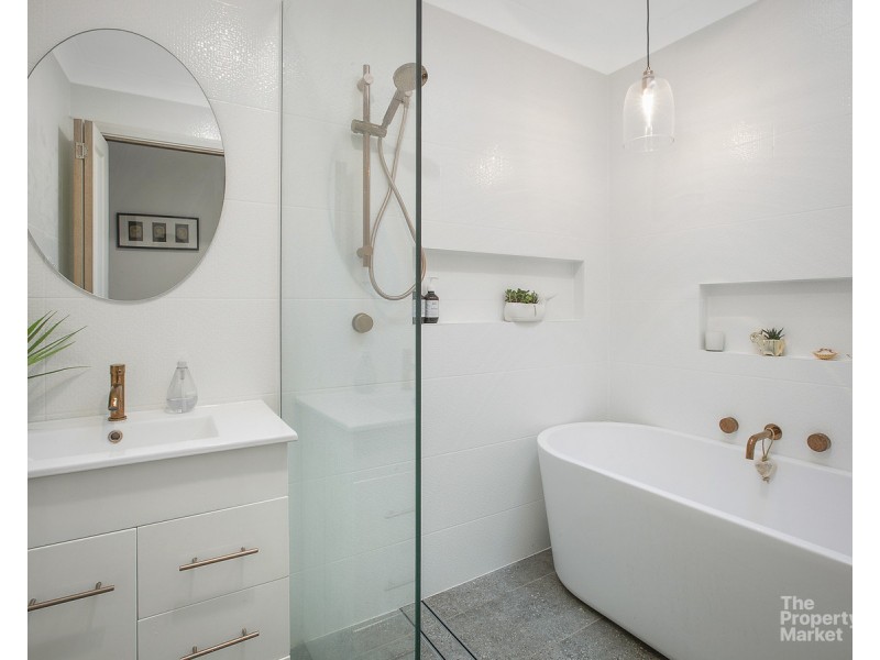 15 Colleen Street, Berkeley Vale NSW 2261