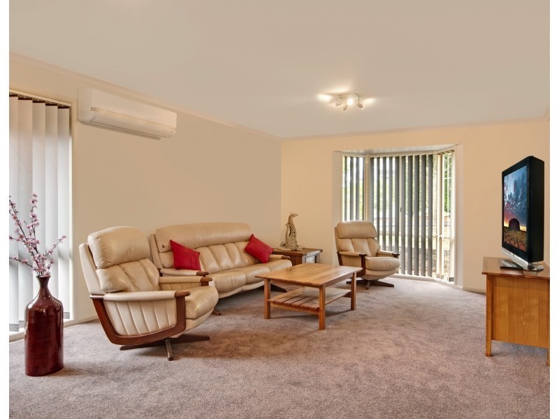 17 Barrington Drive, Woongarrah NSW 2259